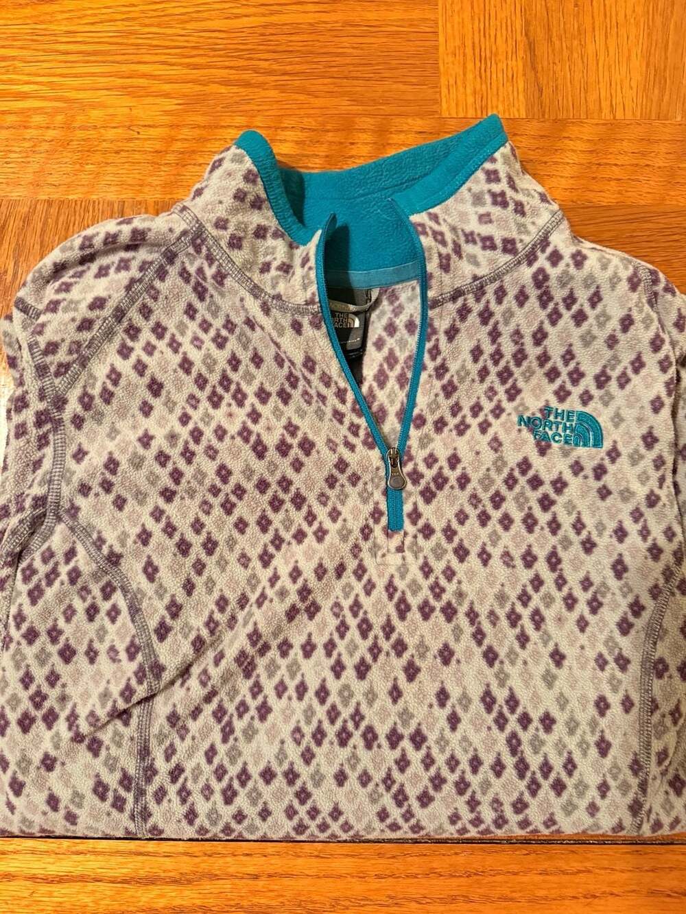 The North Face Women's 1/4 Zip Fleece Pullover Geometric Diamond Pattern Purple